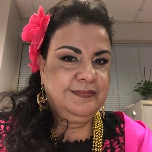 Meet your Posher, Laura